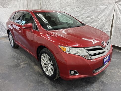 Used 2013 Toyota Venza LE AWD/4WD image 2