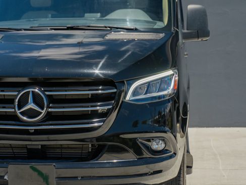 Used 2022 Mercedes-Benz Sprinter 2500 image 21