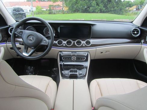 Used 2017 Mercedes-Benz E 300 image 13