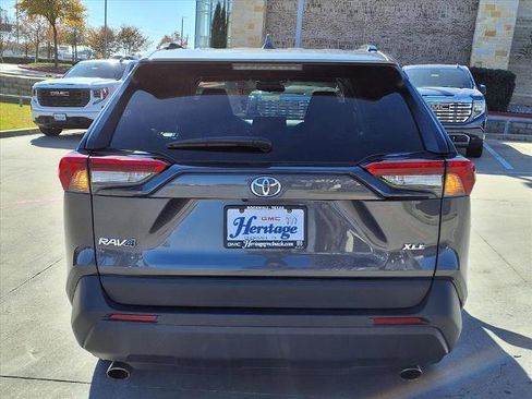 Used 2020 Toyota RAV4 XLE image 24