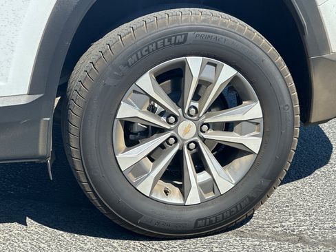 Used 2025 Chevrolet Equinox LT AWD/4WD image 25