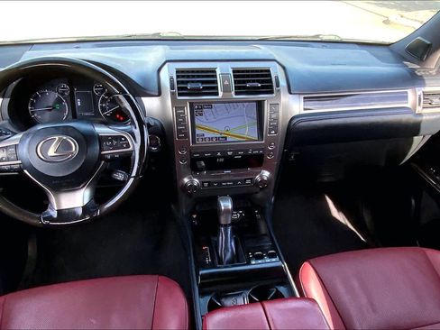 Used 2020 Lexus GX 460 Premium w/ Premium Package image 16