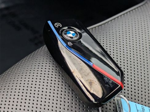 Used 2023 BMW XM w/ M Driver's Package image 25