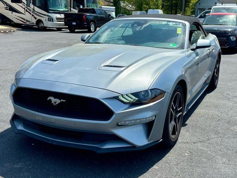 Used 2022 Ford Mustang Premium RWD image 2