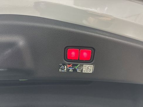 New 2026 Mercedes-Benz CLE 300 4MATIC Coupe image 6