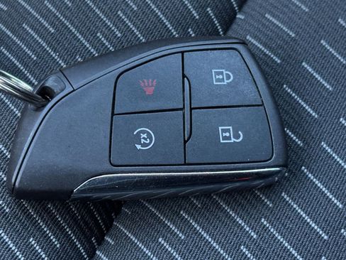 Used 2025 Chevrolet Equinox LT image 25