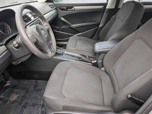 Used 2014 Volkswagen Passat S image 14