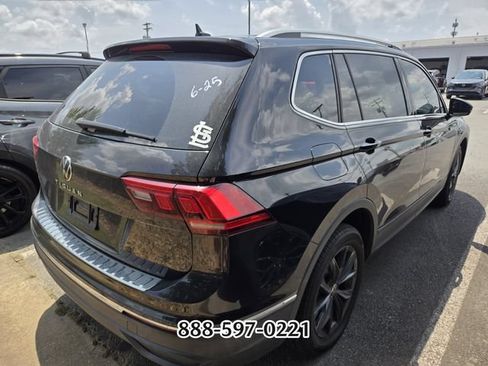 Used 2022 Volkswagen Tiguan SE FWD image 6