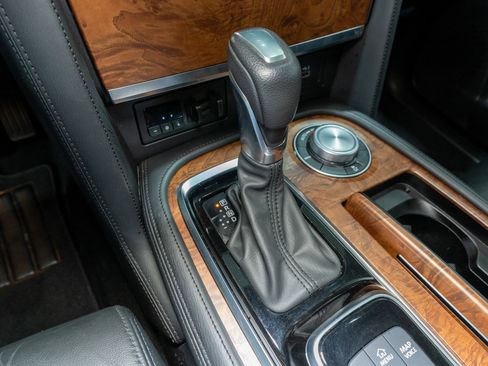 Used 2024 Nissan Armada SL w/ Captain's Chairs Package image 24