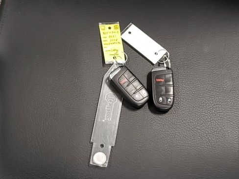 Used 2021 Jeep Renegade Latitude w/ Convenience Group AWD/4WD image 26