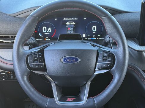 Used 2025 Ford Explorer ST image 13
