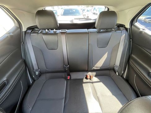 Used 2025 Buick Encore GX Preferred image 38