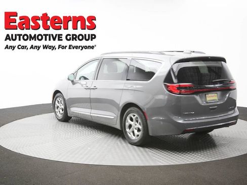Used 2022 Chrysler Pacifica Limited FWD image 62