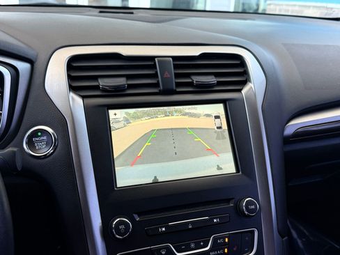 Used 2018 Ford Fusion SE w/ Equipment Group 602A FWD image 36