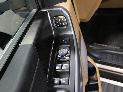 Used 2023 Ford F250 Lariat w/ Chrome Package image 7