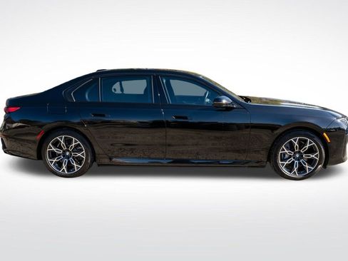 Used 2024 BMW i7 eDrive50 image 9
