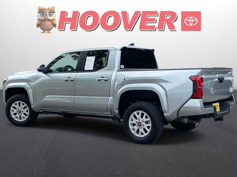 Used 2024 Toyota Tacoma SR5 RWD image 9