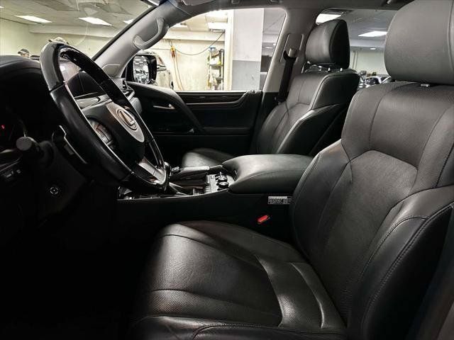 Used 2018 Lexus LX 570 4WD image 17