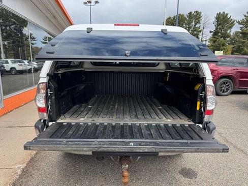 Used 2015 Toyota Tacoma 4x4 Double Cab w/ SR5 Package image 23