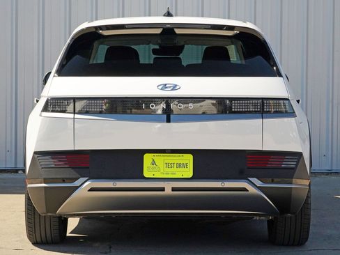 Used 2024 Hyundai Ioniq 5 SEL image 11