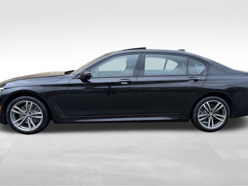 Used 2019 BMW 740i xDrive w/ M Sport Package AWD/4WD image 10