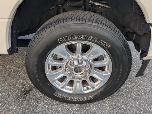 Used 2022 Ford F350 Limited AWD/4WD image 11