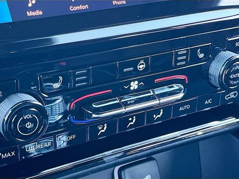 New 2025 Jeep Grand Cherokee L Limited w/ Black Appearance Package image 20