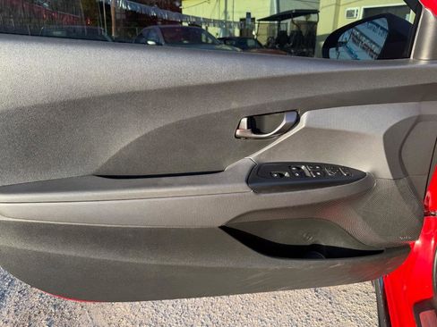 Used 2020 Hyundai Veloster N image 11