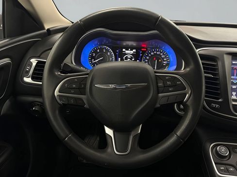 Used 2017 Chrysler 200 Limited Platinum FWD image 16