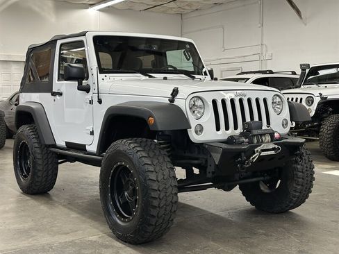 Used 2015 Jeep Wrangler Rubicon w/ Power Convenience Group AWD/4WD image 1