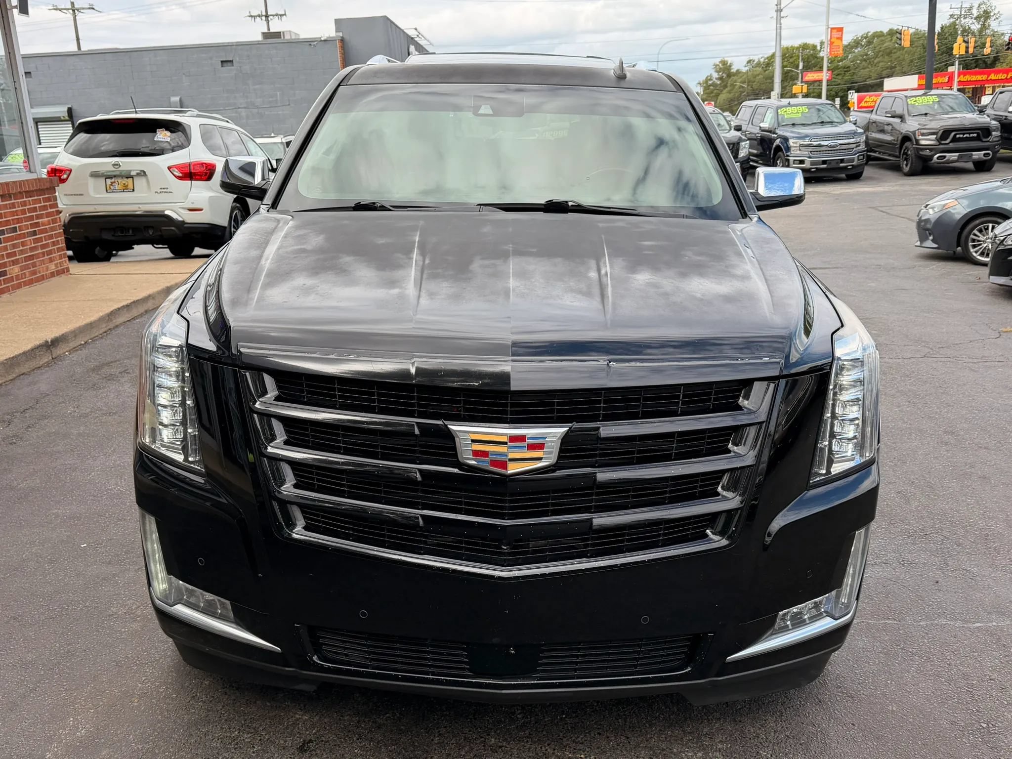 Used 2015 Cadillac Escalade ESV Luxury AWD/4WD image 6