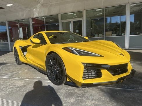 Used 2025 Chevrolet Corvette Z06 w/ Z07 Performance Package image 9