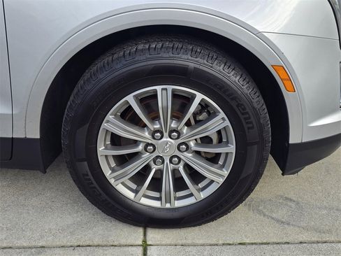 Used 2017 Cadillac XT5 Luxury image 9