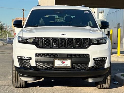 New 2025 Jeep Grand Cherokee L Limited w/ Black Appearance Package image 11