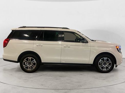 Used 2025 Ford Expedition Active AWD/4WD image 4