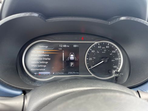 Used 2025 Nissan Versa SV FWD image 40