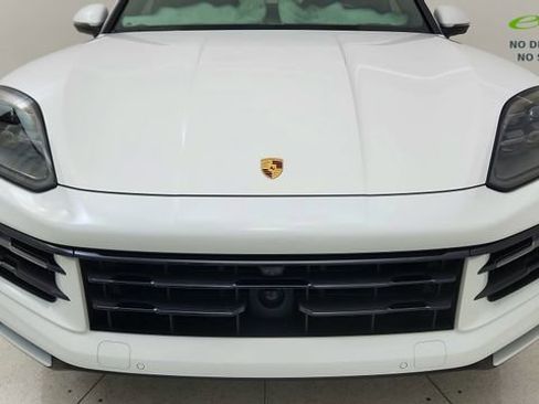 Used 2024 Porsche Cayenne Coupe AWD/4WD image 8