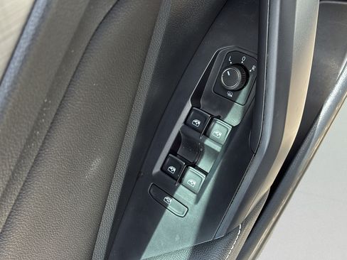 Used 2024 Volkswagen Jetta SE FWD image 21