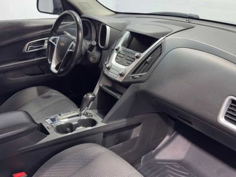 Used 2017 Chevrolet Equinox LT w/ Convenience Package image 18