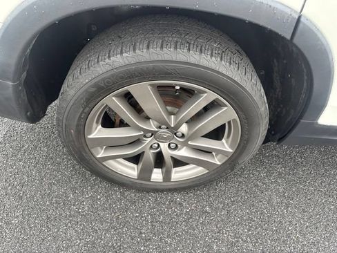 Used 2017 Honda Pilot Touring image 9