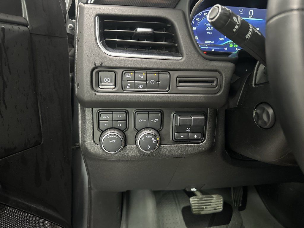 Certified 2024 Chevrolet Suburban RST w/ Luxury Package AWD/4WD image 18