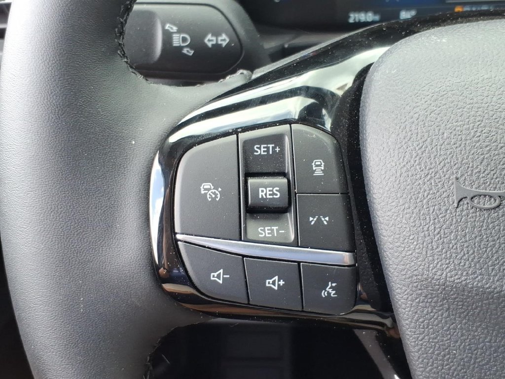 New 2024 Ford Escape SE FWD image 22