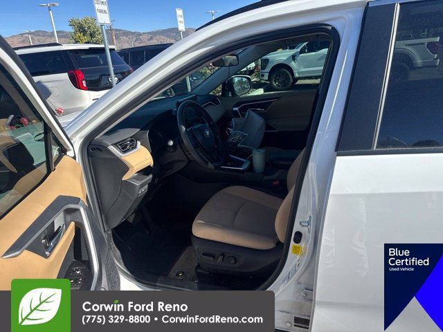 Used 2021 Toyota RAV4 XLE w/ Convenience Package AWD/4WD image 11