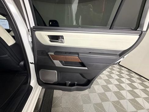 Used 2025 Toyota Sequoia Capstone AWD/4WD image 41
