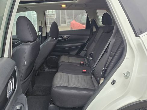 Used 2017 Nissan Rogue SV image 13