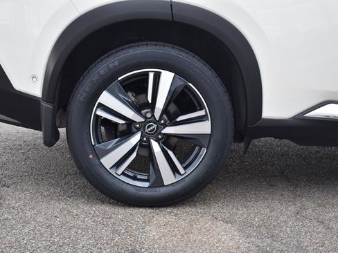 Certified 2023 Nissan Rogue Platinum w/ Platinum Premium Package image 13