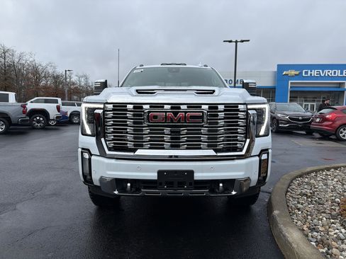 New 2026 GMC Sierra 3500 Denali w/ Technology Package image 2