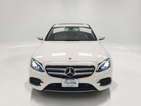 Used 2020 Mercedes-Benz E 350 4MATIC Sedan image 2