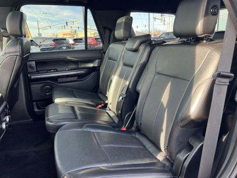 Used 2018 Ford Expedition XLT w/ Equipment Group 202A image 25