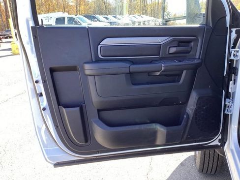 New 2026 RAM 5500 Tradesman w/ Chrome Appearance Group image 17